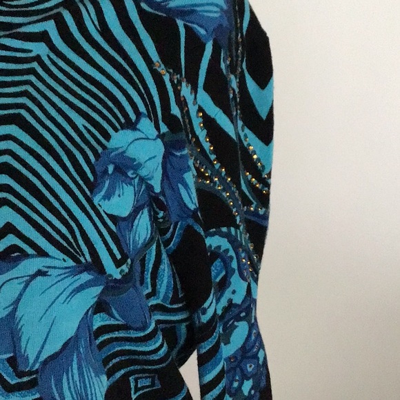 Minkas Sweater - Picture 3 of 4